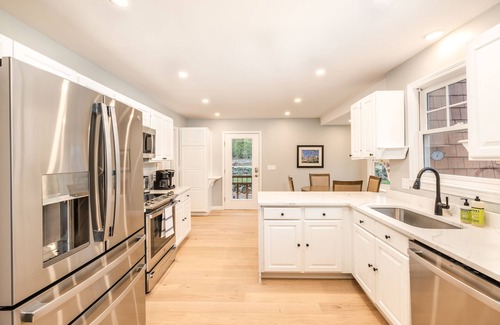 Lake Pocotopaug House | Discover Your Ideal Lakeside Retreat with Family Amenities