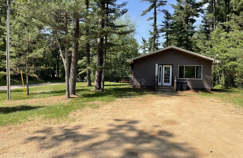 Arkdale Cabin | Experience a 3 Bedroom Cabin Retreat on Petenwell Flowage