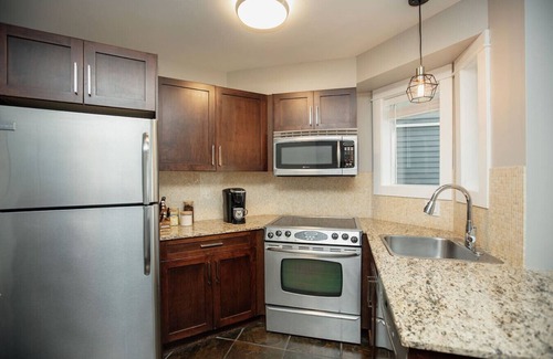 Regional District of Nanaimo Apartment | Escape & Unwind in Suite A