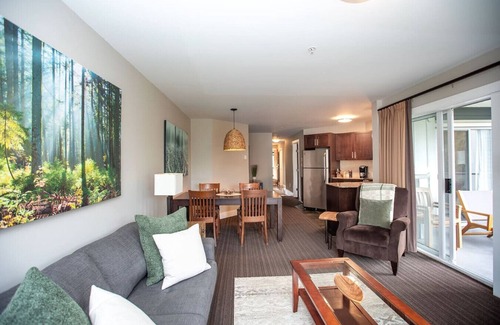 Regional District of Nanaimo Apartment | Escape & Unwind in Suite A