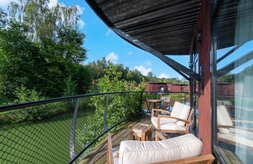 Maubray House | Escape with Pool & Charm