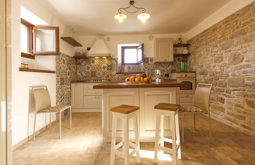 Carpegna House | Top-Rated Belvilla by OYO Poggio Marino with Pool & Breakfast