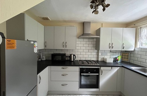 Harlow House | Find Serenity in a Peaceful 3-Bedroom Sanctuary