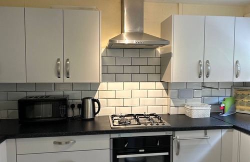 Harlow House | Find Serenity in a Peaceful 3-Bedroom Sanctuary