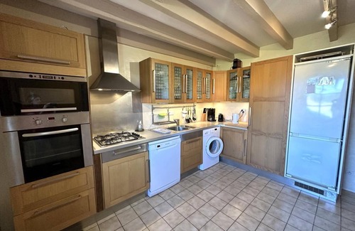 Azur House | Family-Friendly Retreat at Escapeteu - AZUR Gîte