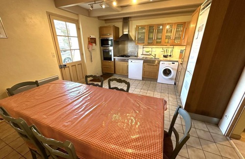 Azur House | Family-Friendly Retreat at Escapeteu - AZUR Gîte
