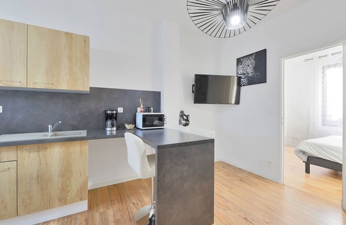 Lens Apartment | Escarpelle - Modern Apartment for 4 with Spa and Breakfast