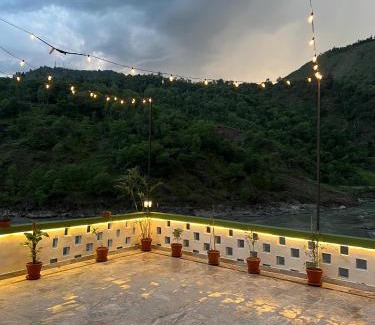 Dhirkot Cabin | Escaven - Your escape to Heaven