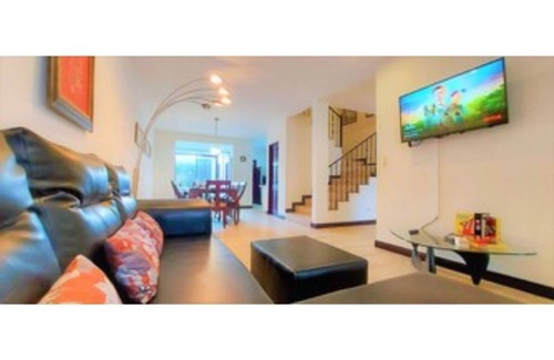 Guachipelin House | Discover Escazu, San José: Prime Location with Spa & Kitchen