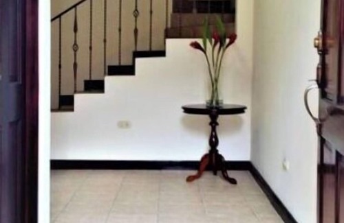Guachipelin House | Discover Escazu, San José: Prime Location with Spa & Kitchen