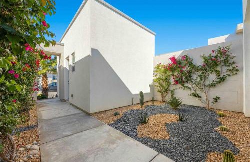 Palm Springs Villa | Modern 3-Bed Home at Escena Golf Course with Pool & Pets