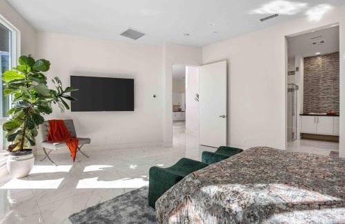 Palm Springs Villa | Modern 3-Bed Home at Escena Golf Course with Pool & Pets