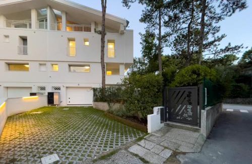 Lignano Pineta Villa | Exclusive Beachfront Villa in Tana della Volpe - 4 Stars