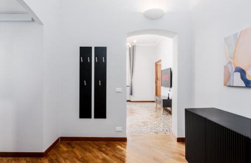 San Vincenzo Apartment | Elegant 130 sqm Retreat with Terrace in San Vincenzo
