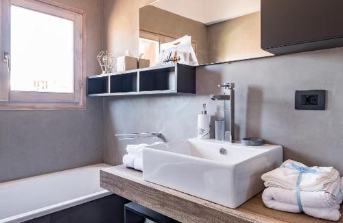 L'antico Ghetto Ebraico Apartment | Exclusive Apartment with Tower - 4-Star Comfort Awaits