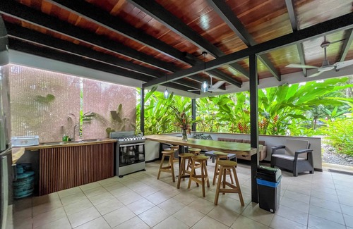 Puerto Viejo de Talamanca House | Discover a Hidden Retreat with Pool and Jungle Views