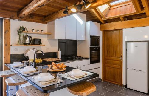 Saint-Martin-de-Queyrieres Apartment | Escondido - Peaceful Retreat for Families and Travelers