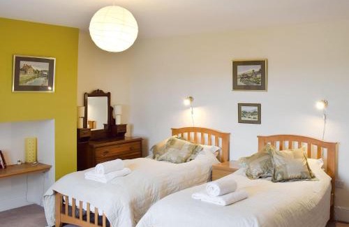 Whitby House | Experience Esk View: A 4-Star Child-Friendly Retreat