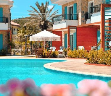 Old Datca Hotel | Experience Eski Kapı Datça: 10/10 with Oceanfront Serenity