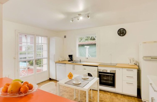 Ciboure Apartment | Eskualduna I: Pet-Friendly Oceanfront Escape with Spa