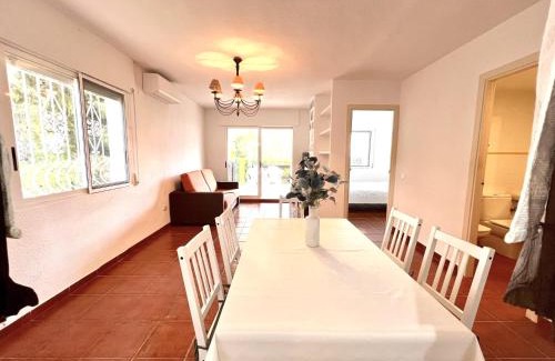 Peniscola Apartment | Esmeralda Apartment with Private Garden and Pool Access