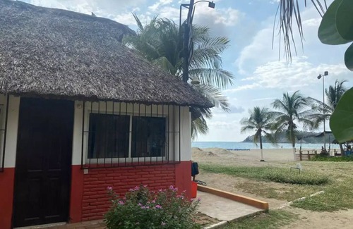 Brisas de Zicatela Cabin | Comfortable Esmeralda Cabins: Pet-Friendly Getaway