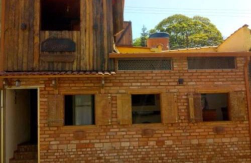 Carmo do Rio Claro House | Discover Espaço Alternativo: Your Family-Friendly Getaway