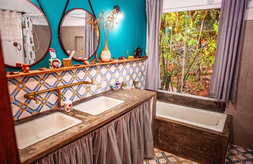 Cuiaba House | Discover Espaço Aricá: Pet-Friendly Oasis with Spa & Hot Tub