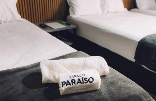 Ortigueira Hotel | Relax at Espaço Paraíso Ortigueira with Pool & Breakfast
