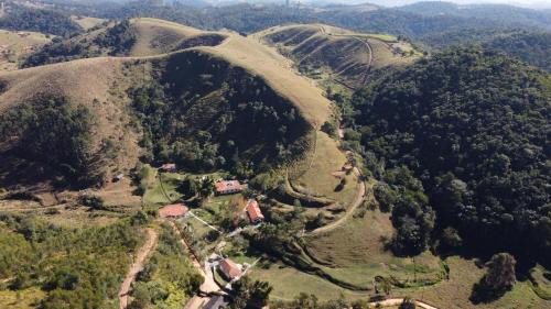 Guararema House | Explore Espaço Rural Água da Onça: Pet-Friendly Oasis