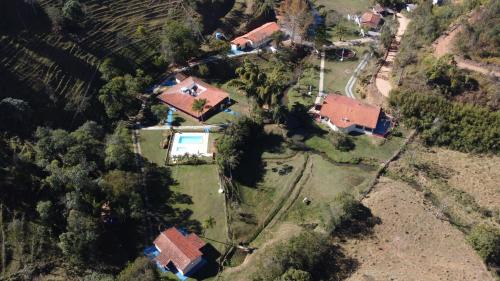 Guararema House | Explore Espaço Rural Água da Onça: Pet-Friendly Oasis