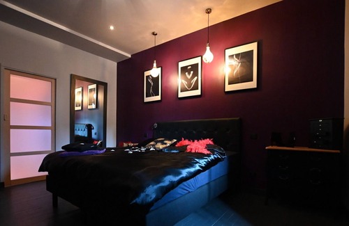 Floirac Apartment | Relaxing Retreat at Espace Détente Spa with Inviting Amenities