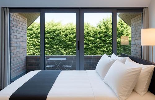 Gondecourt Bed & Breakfast | Relax at Espace Zen'ing: Oceanfront Spa with Pool Access