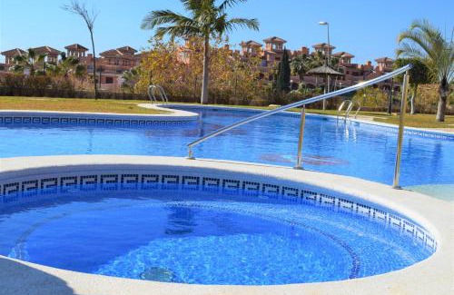 Los Puertos Apartment | Espacioso apartamento con preciosos jardines y BBQ