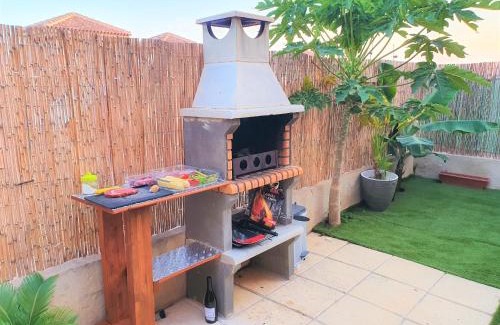 Los Puertos Apartment | Espacioso apartamento con preciosos jardines y BBQ