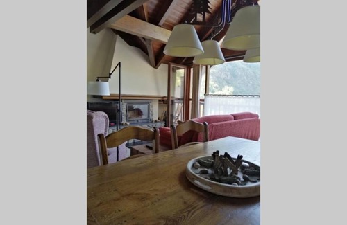 Isil Apartment | Stunning Duplex Penthouse in Isil with Hot Tub & Family Fun