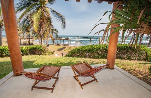 Petacalco Apartment | Beachfront Bliss at Casa Don Luis with Spa & Family Amenities