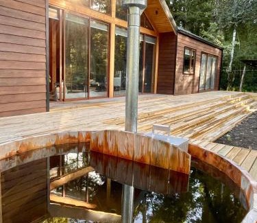 Pucon House | Pet-Friendly 3D2B Cabin with Private Hot Tub in Pucon