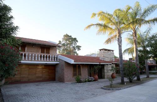 Arguello House | Remarkable Espectacular Casa: Pet-Friendly with a Pool