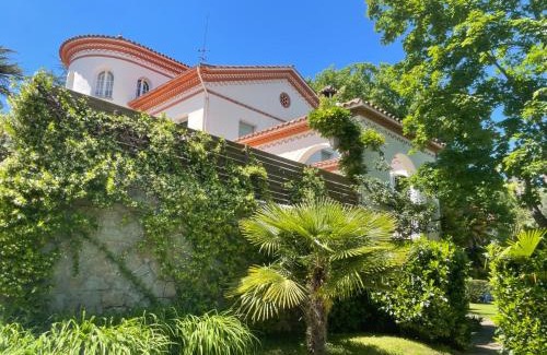 Olot Villa | Enchanting Casa Chateau in Central Olot with Pool & Ocean View