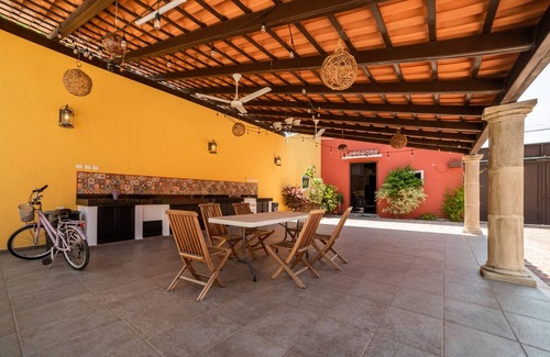 Centro Villa | Beautiful Casona with Pool and Lush Gardens Awaits You