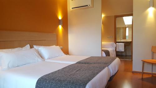 Les Escaldes Hotel | Welcoming Espel: Family-Friendly & Accessible Escape