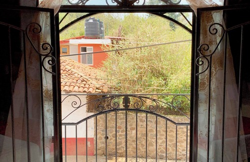 Mazamitla Apartment | Delightful Double Room with Balcony in City Center