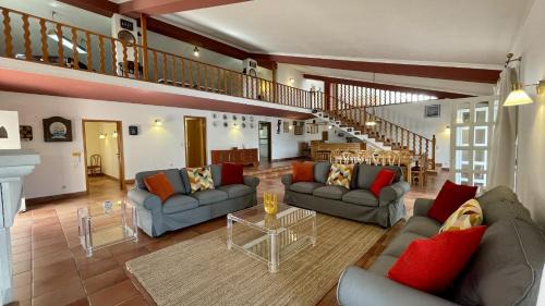 Loule Villa | Experience Espraguina: 4-Star Oceanfront Getaway