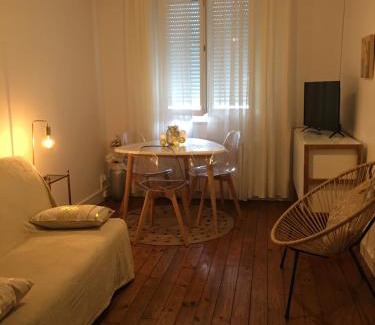 Alencon Apartment | Inviting Stay at Esprit Cosy - Rated 9/10 and Family Friendly