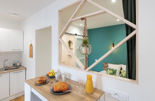 Roanne Apartment | Esprit Jungle: Relax in a Family-Friendly Oasis
