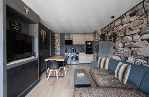 Courseulles-sur-Mer Apartment | Experience Esprit Zen: Oceanfront Retreat with Parking