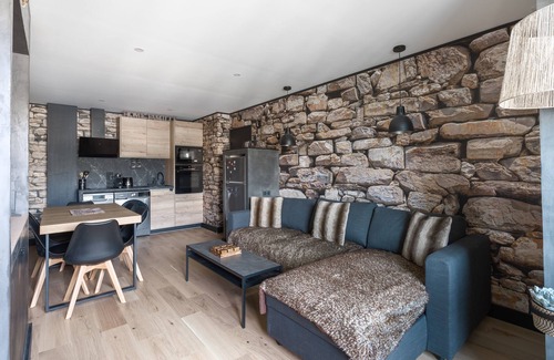 Courseulles-sur-Mer Apartment | Experience Esprit Zen: Oceanfront Retreat with Parking