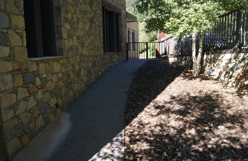 Llorts Apartment | Family-Friendly Esquiadors MP: Guest Rated 9/10