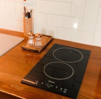 Brotas Apartment | Unforgettable Stay at Esquina Brotense with Hot Tub Access
